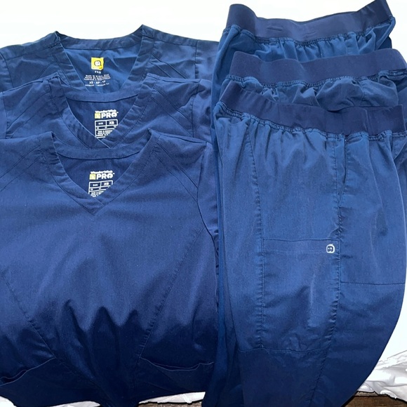 3 Sets of Navy Blue Scrubs xs - Picture 1 of 4